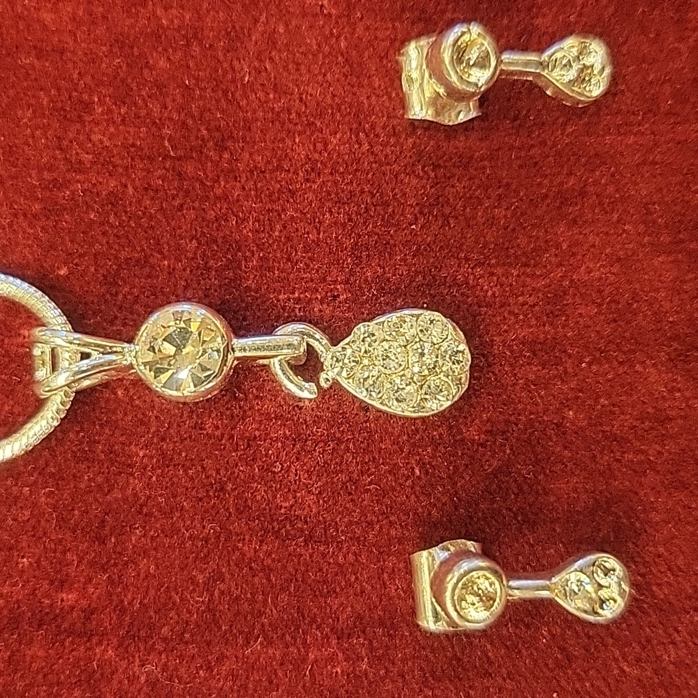 Eastern Indian Silver & Clear Glass Stone Necklace & Pierced Earring Set.